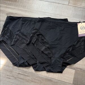 LEYSHOFT Black Seamless Briefs - 3 Pack